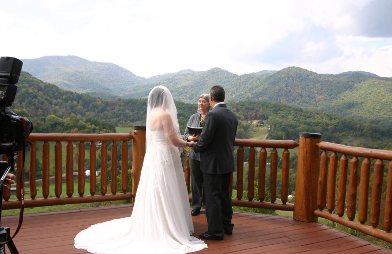 Weddings at Wildberry Lodge.