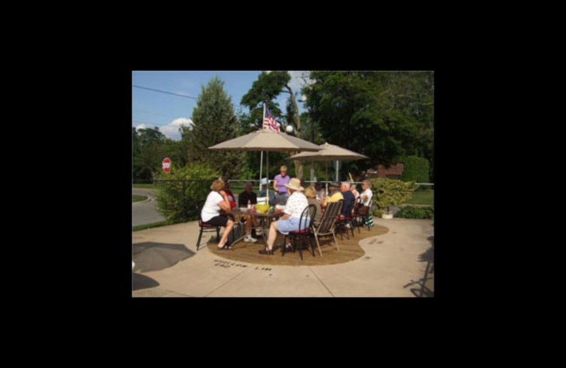 Patio dining at Surfside Inn.