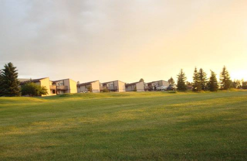 Exterior view of Flaming Gorge Lodge.