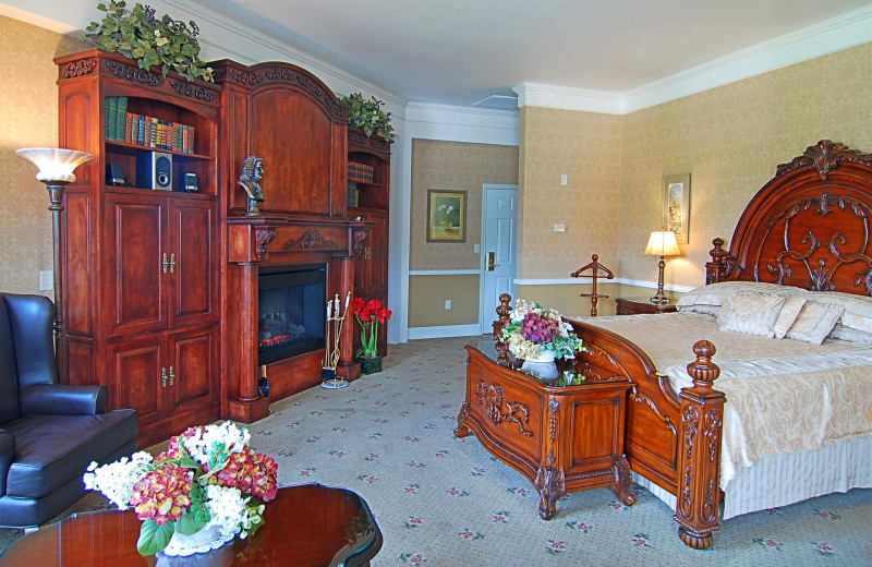 Governor's Suite is the best of the best, our favorite.  It's at the top of the turret.  The UltraBath therapy tub has a fireplace & tv at it's foot at The Ashley Inn.