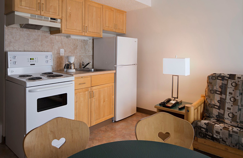 Guest kitchen at Rocky Mountain Ski Lodge.