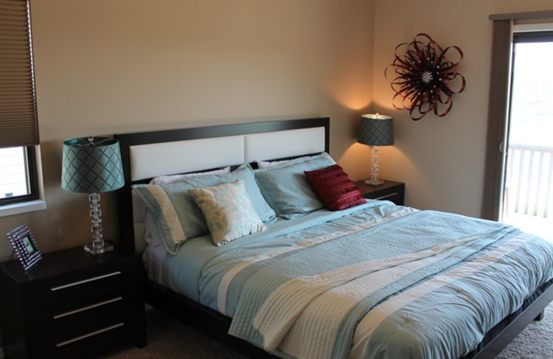 Rental bedroom at Treehouse on the Lake.