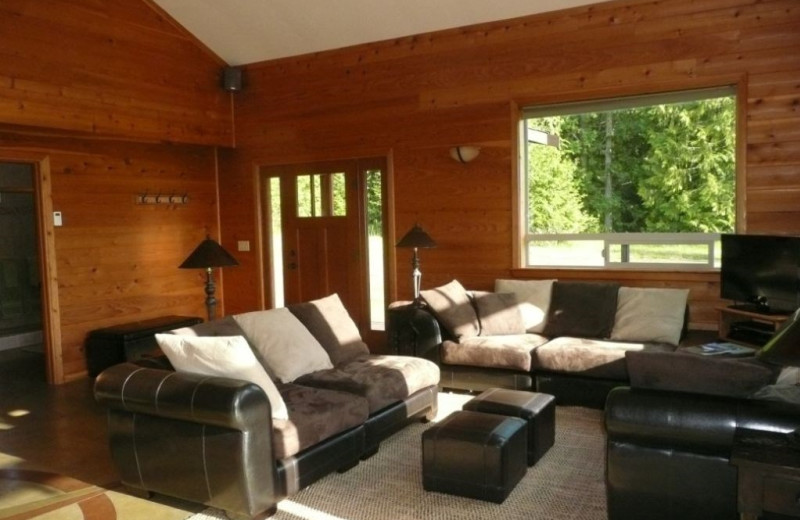 Cabin living room at Olympic View Cabins.