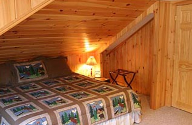 Lake House Bedroom at Moosebirds Bed and Breakfast