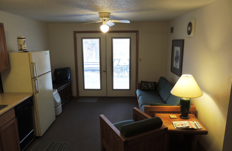 Timber Ridge living area at Tribesman Resort.