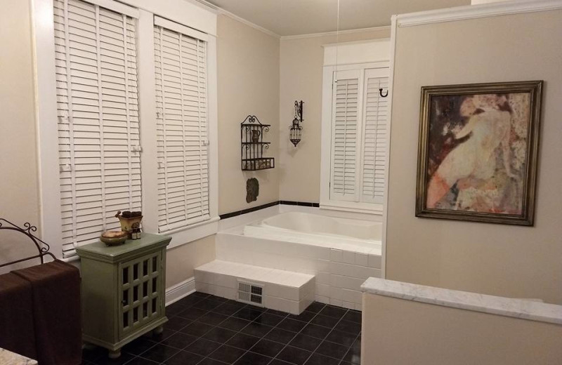 Guest bathroom at Asheville Seasons Bed and Breakfast.
