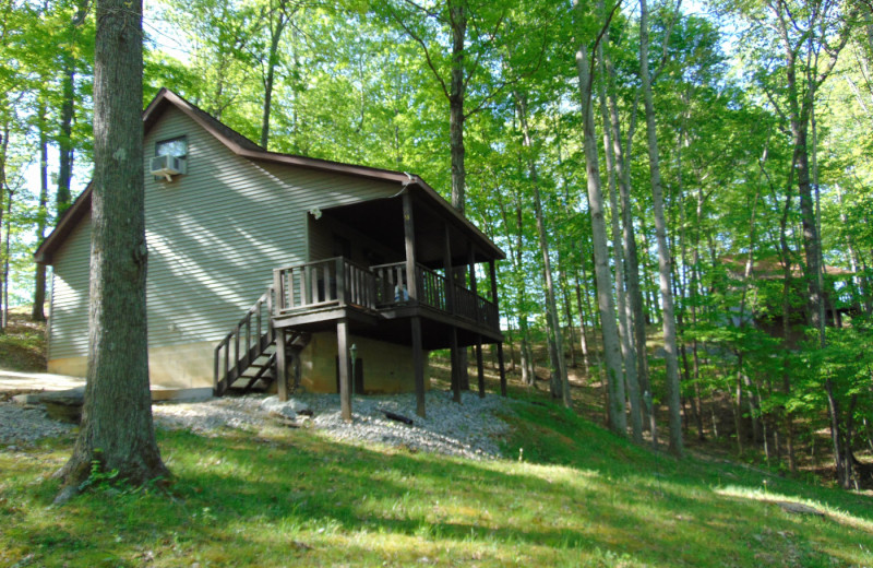 Cabin exterior at Cabins at Dale Hollow.