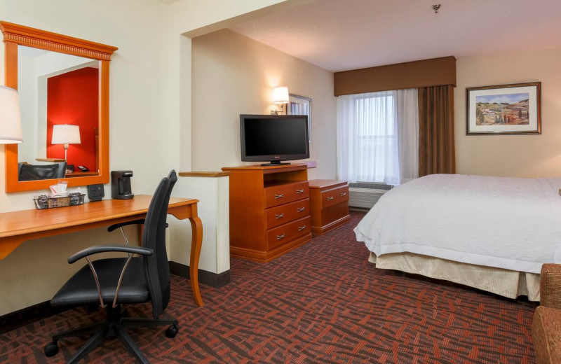 Guest room at Hampton Inn Dayton-Fairborn.