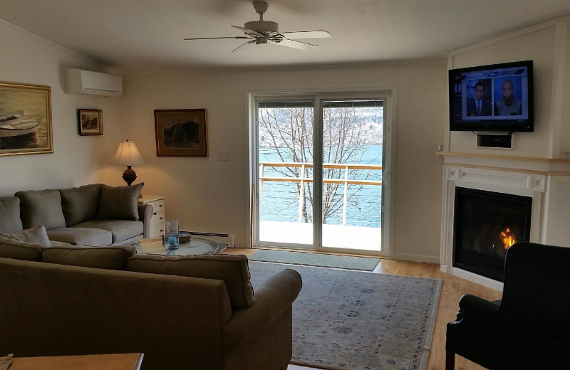 Guest living room at Clifftop On Seneca.