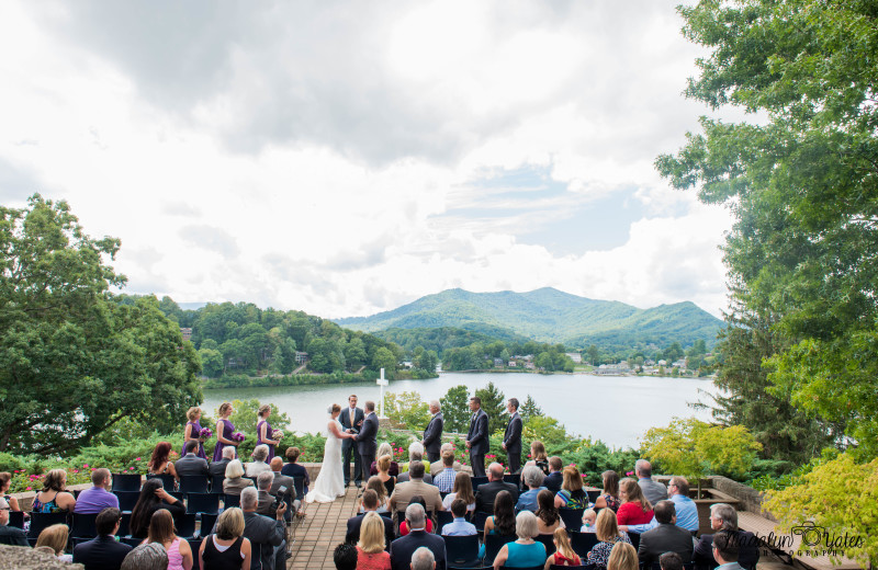 A wedding takes place at Inspiration Point, adjacent to Lambuth Inn.