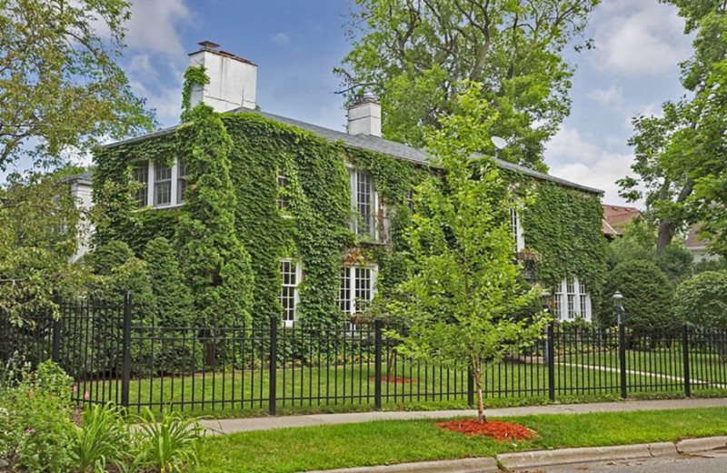 Exterior view of Minnestay.