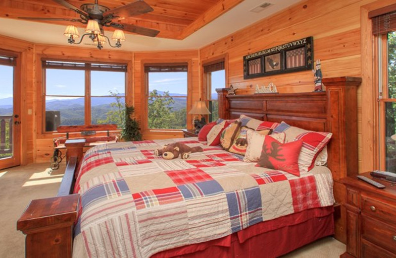 Cabin bedroom at Cabin Fever Vacations.