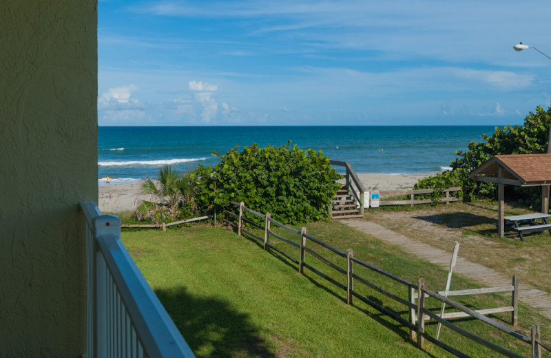 Oceanfront Tuckaway Shores Resort (Indialantic, FL) Resort Reviews