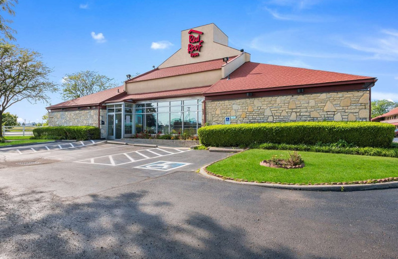 Exterior view of Red Roof Inn Columbus - Grove City.