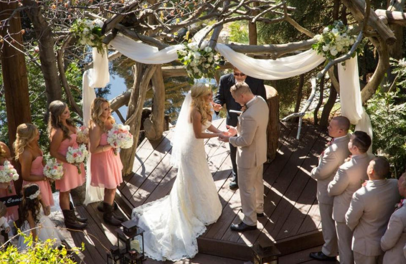 Weddings at Arrowhead Pine Rose Cabins.