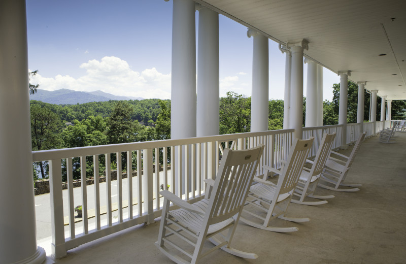 Rocking chairs on the veranda at Lambuth Inn.