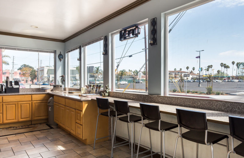 Dining area at Aqua Breeze Inn.