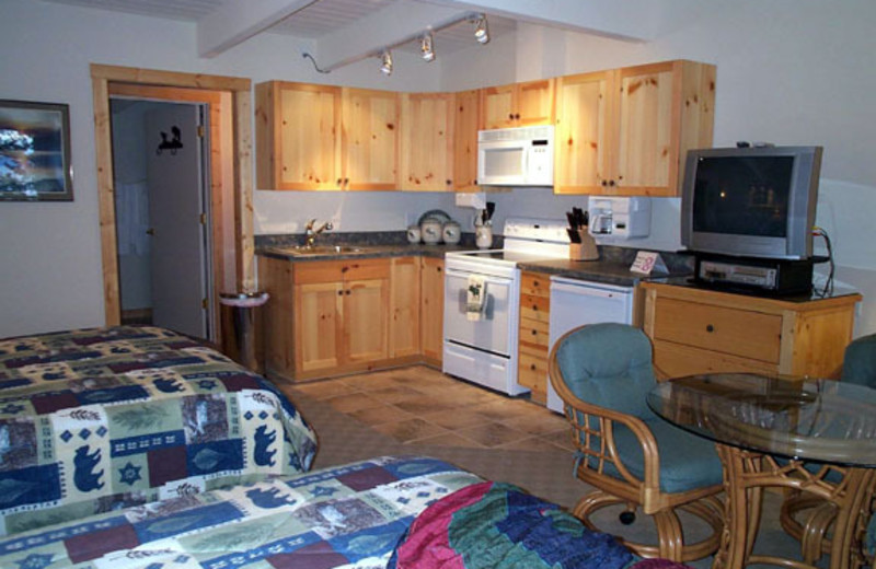 Guest room at Many Springs Flathead Lake Resort.