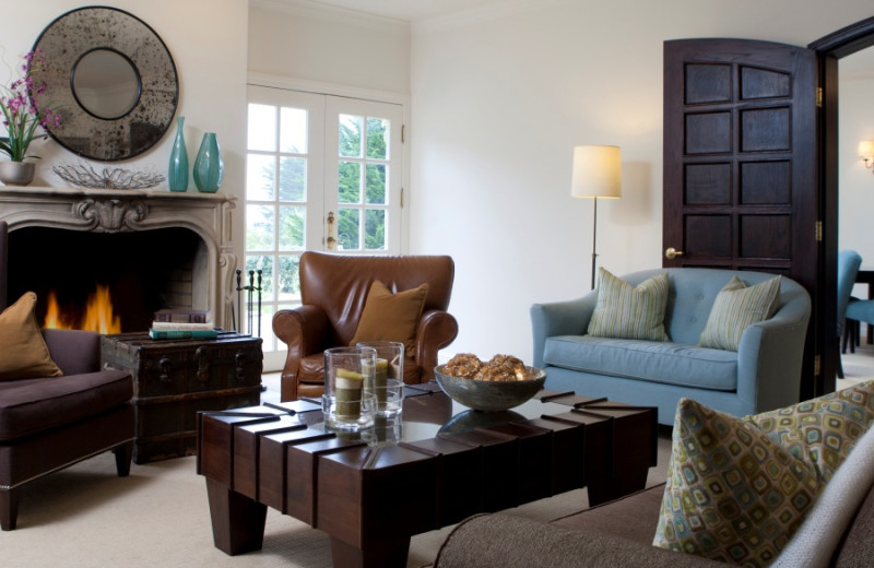 Guest living room at Seal Cove Inn.