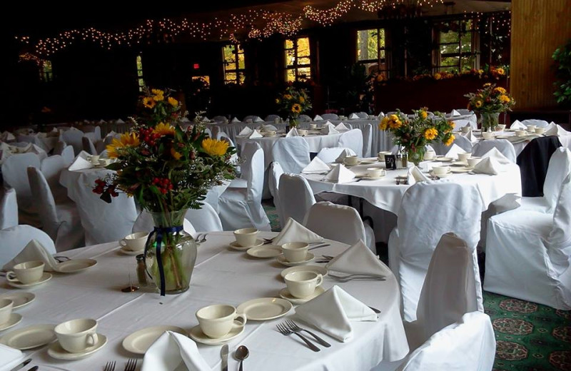 Weddings at Roaring Brook Tennis and Ranch Resort