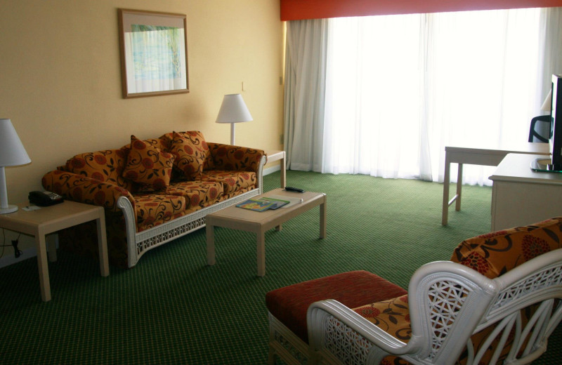 Guest living room at Hampton Inn & Suites Islamorada.