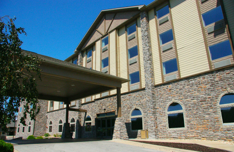 Exterior view of Castle Rock Resort and Waterpark.