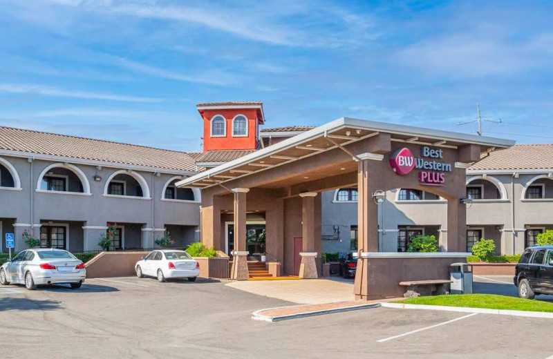 Exterior view of Best Western Plus Brookside Inn.