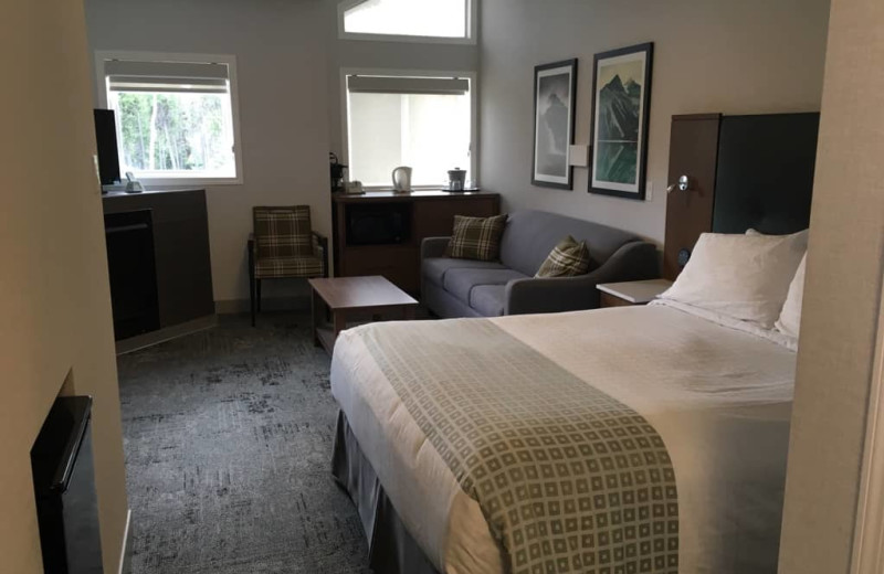 Guest room at Mount Robson Inn.