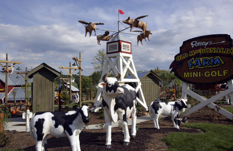 Mini golf near Eden Crest Vacation Rentals, Inc.