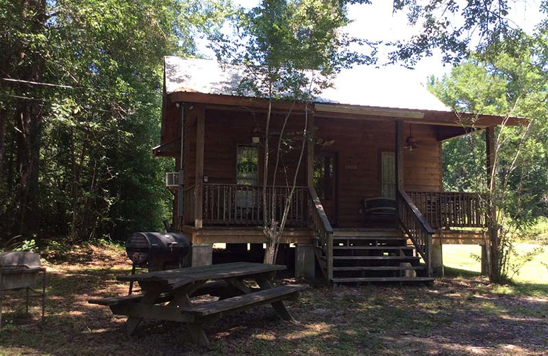 Cabin exterior at Berry Creek Cabins.