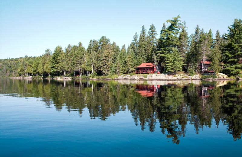 Exterior view of Killarney Lodge in Algonquin Park.