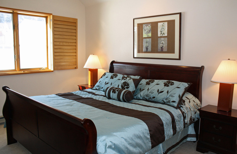 Guest bedroom at Cascade Village Condominiums.