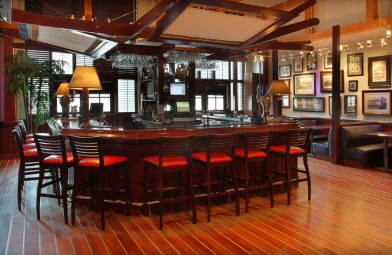 Bar at Waterfront Place Hotel