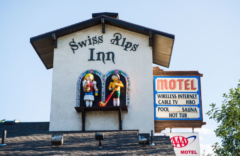 Exterior view of Swiss Alps Inn.