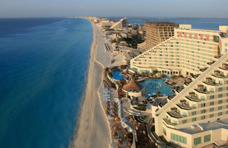 Exterior view of Me Cancun.