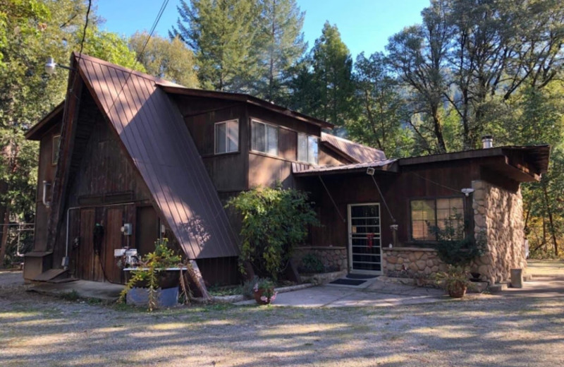 Exterior view of Best In The West Resort.