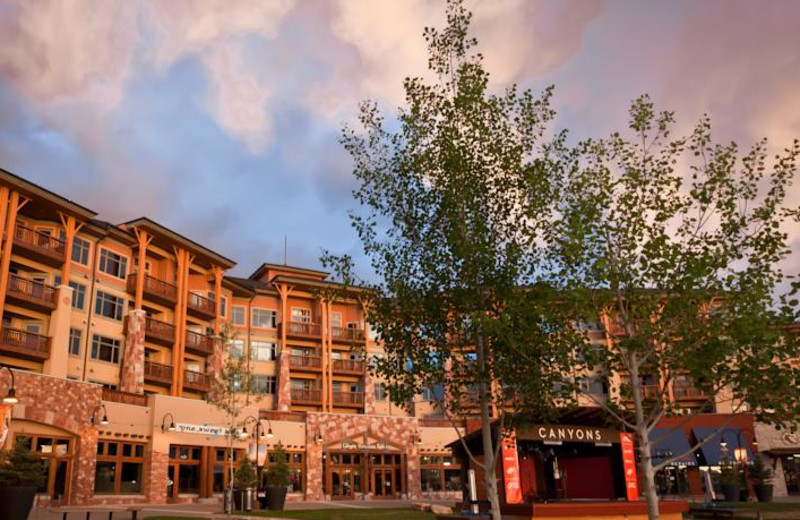 Exterior view of All Seasons Resort Lodging.