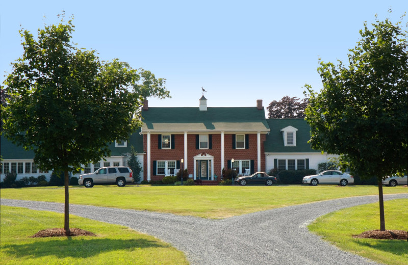 Exterior view of Inn at Huntingfield Creek.