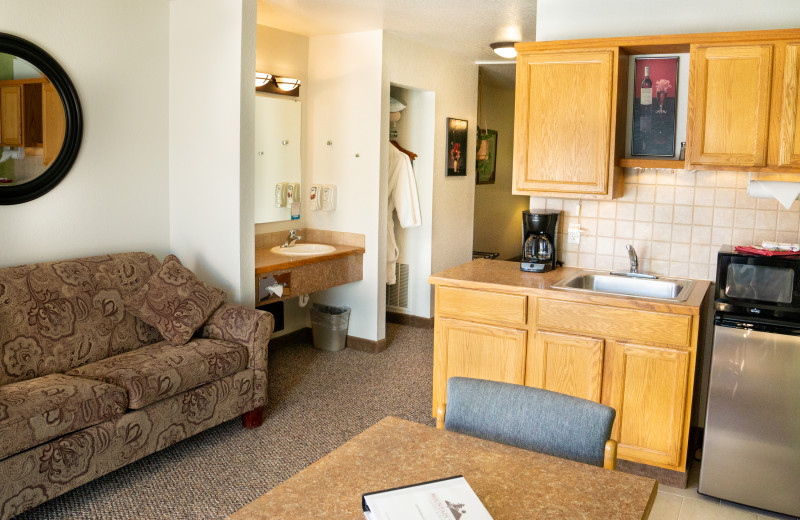 Guest room at Mountain View Lodge.