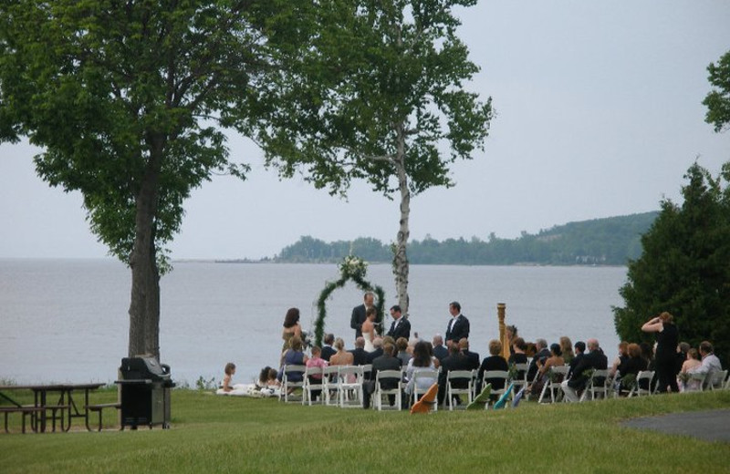Outside wedding at Bay Shore Inn.