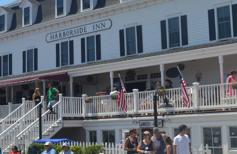 Exterior view of Harborside Inn-Block Island.