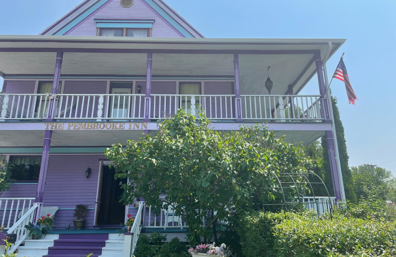 Exterior view of Pembrooke Inn.