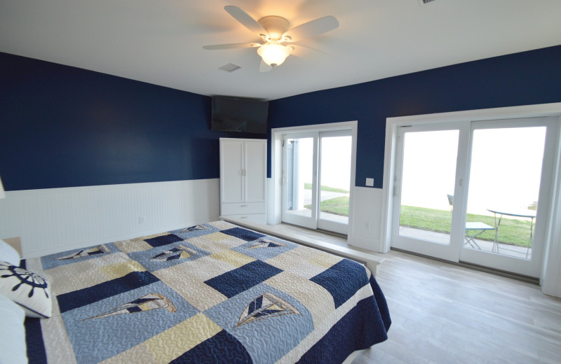 Guest room at Waters Edge B