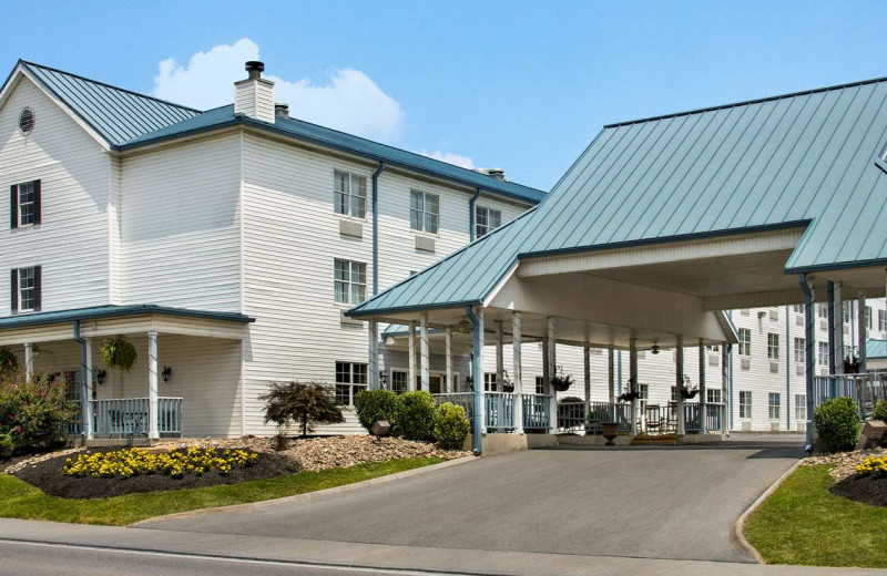 Exterior view of Ramada Pigeon Forge North.