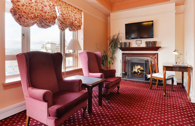 Guest room at Bedford Regency.