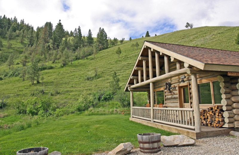 Cabin exterior at Rye Creek Lodge.