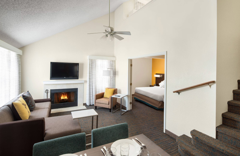 Guest room at Residence Inn by Marriott Pasadena - Arcadia.