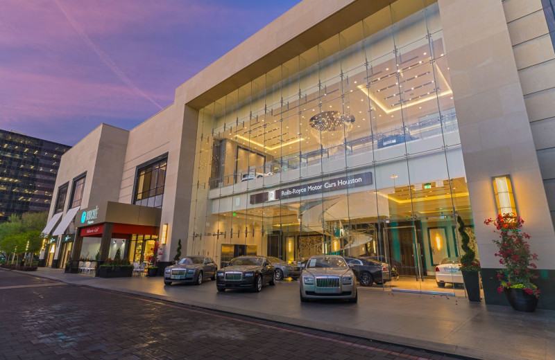 Cars at The Post Oak at Uptown Houston.