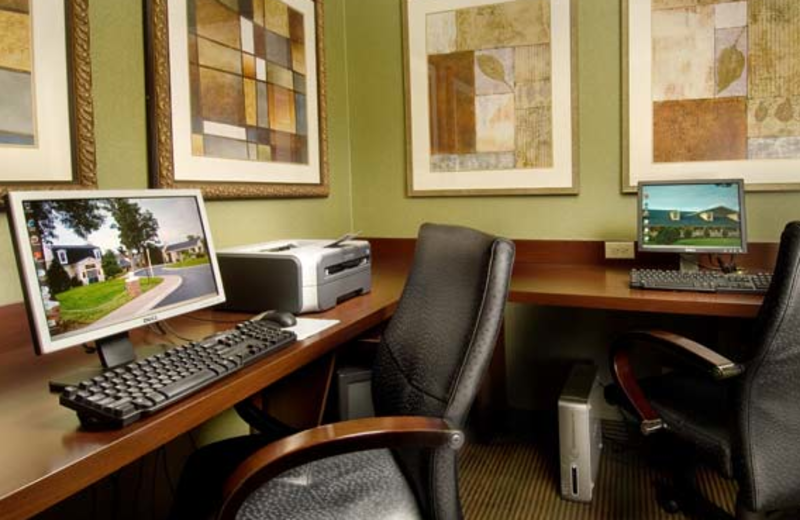 Business Center at Holiday Inn Leesburg