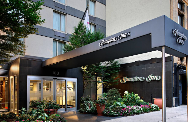 Exterior view of Hampton Inn Manhattan-Chelsea.